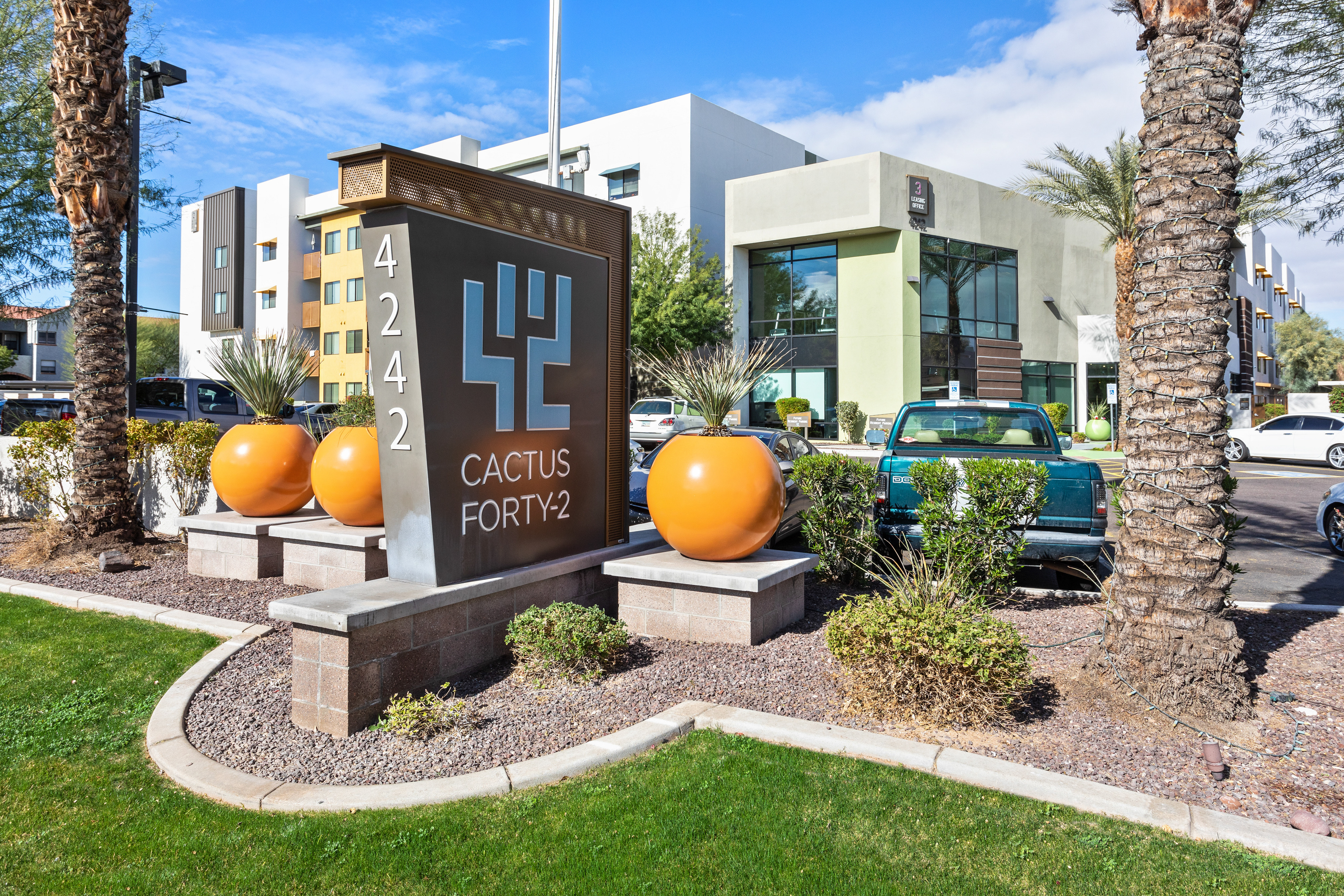 Cactus Forty2 The Multifamily Advisory Group at Cushman & Wakefield